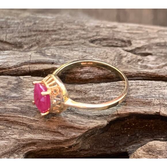 10K Gold and Natural Ruby Vintage Ring, Size 7.75 - Picture 3 of 6